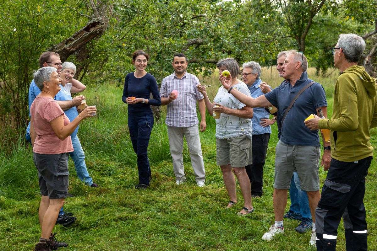 Gemeinsam engagiert für Naturschutz und Artenvielfalt – die Streuobst AG des Heimatvereins Wunstorf, (c) Heimatverein Wunstorf e.V.