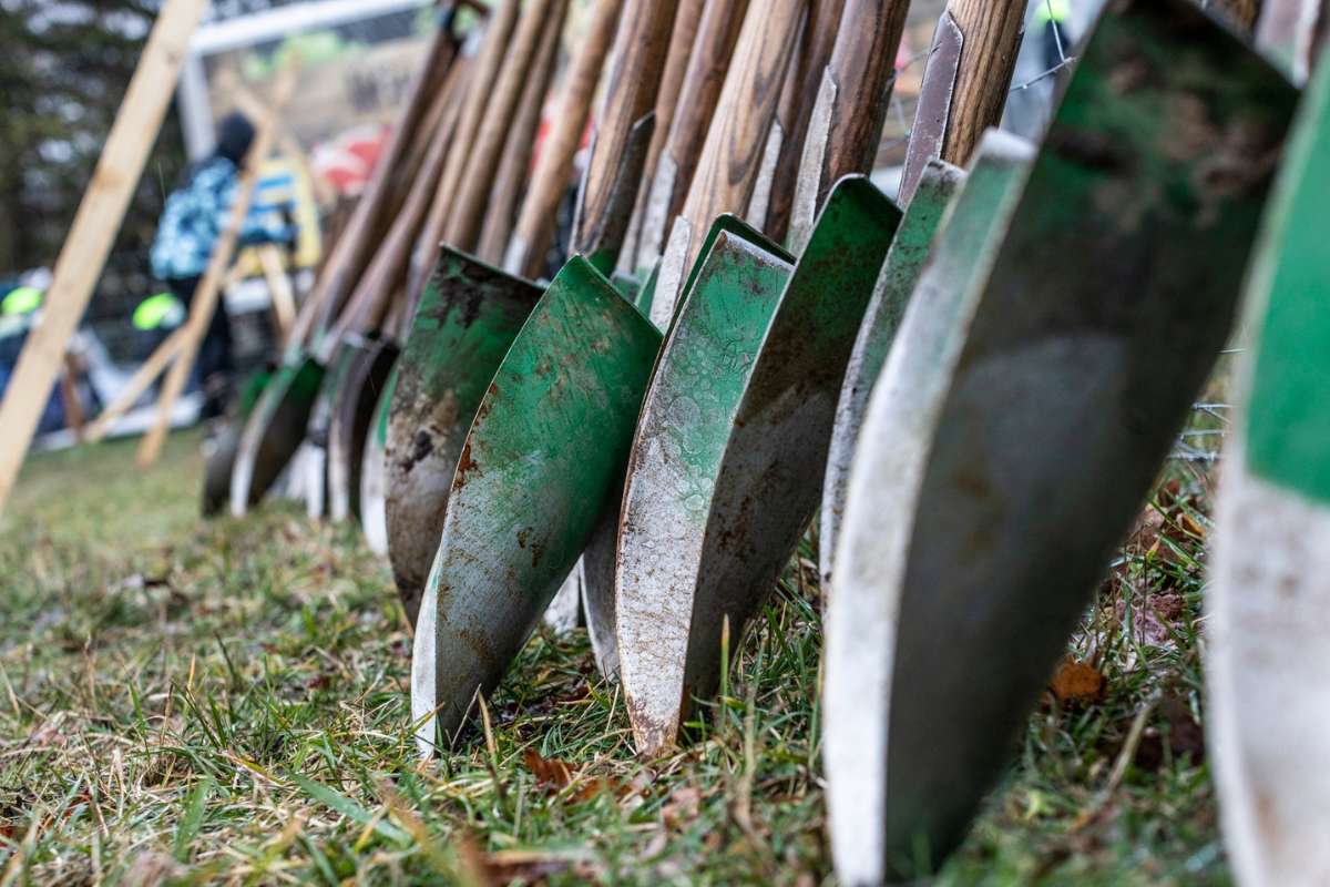 Pflanzspaten die bei unseren Aktionen regelmäßig genutzt werden, (c) Stiftung Zukunft Wald